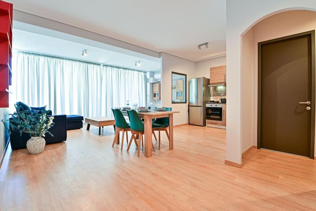 Cozy Apartment Located On Piraeus Port Area- Kültér fotó