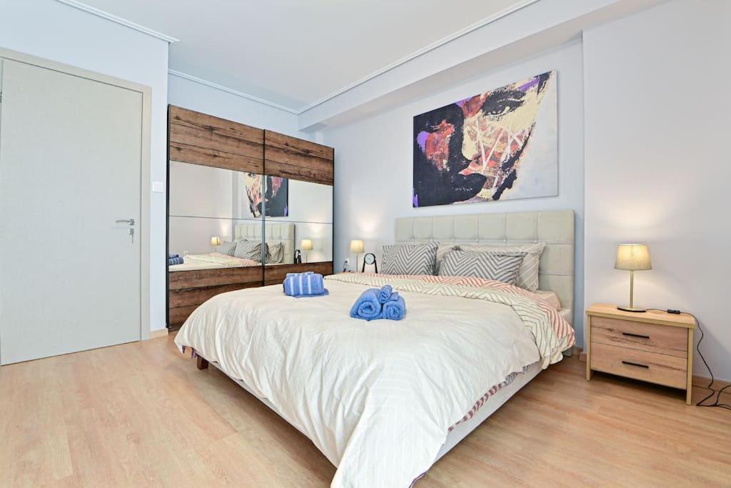 Cozy Apartment Located On Piraeus Port Area- Kültér fotó