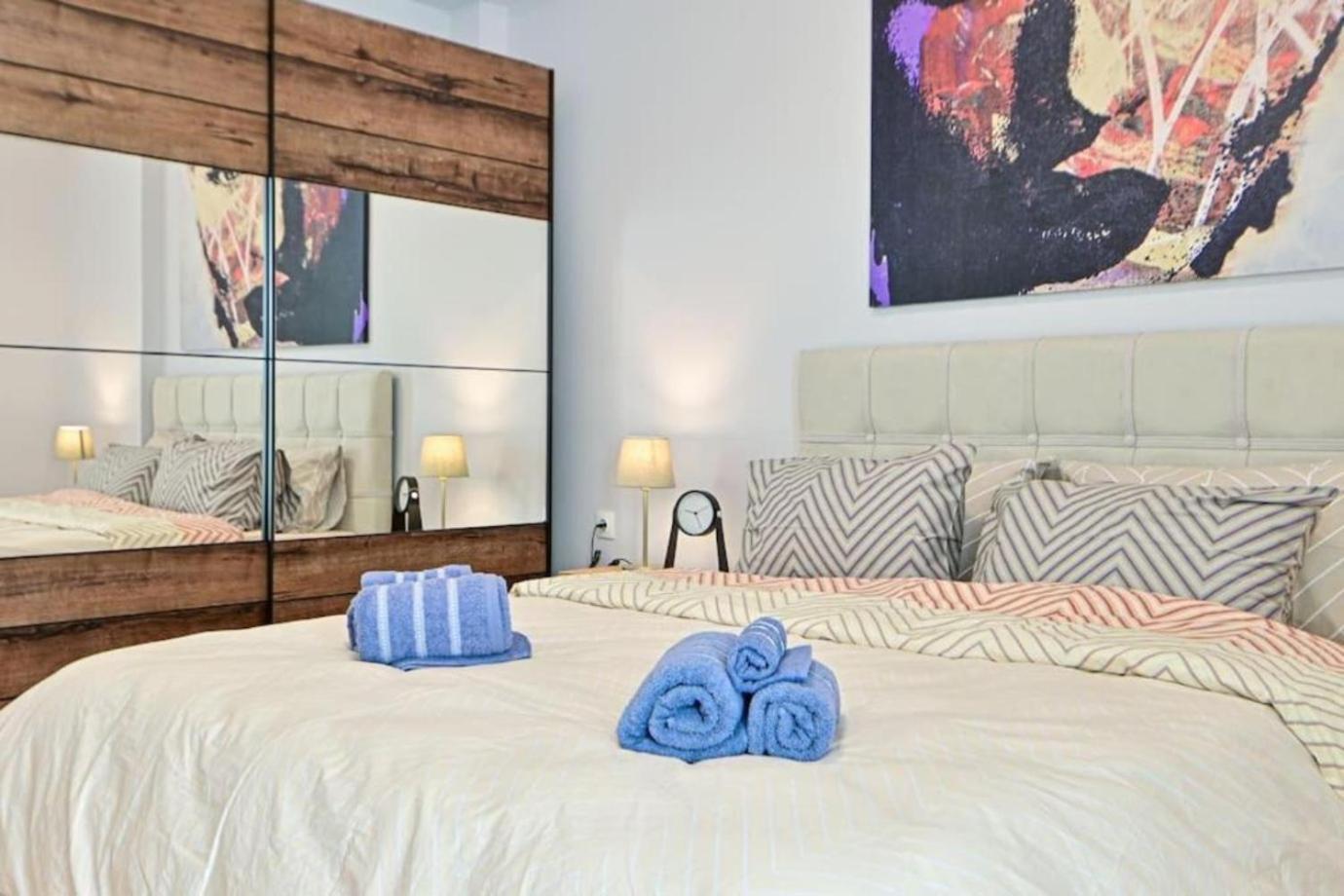 Cozy Apartment Located On Piraeus Port Area- Kültér fotó
