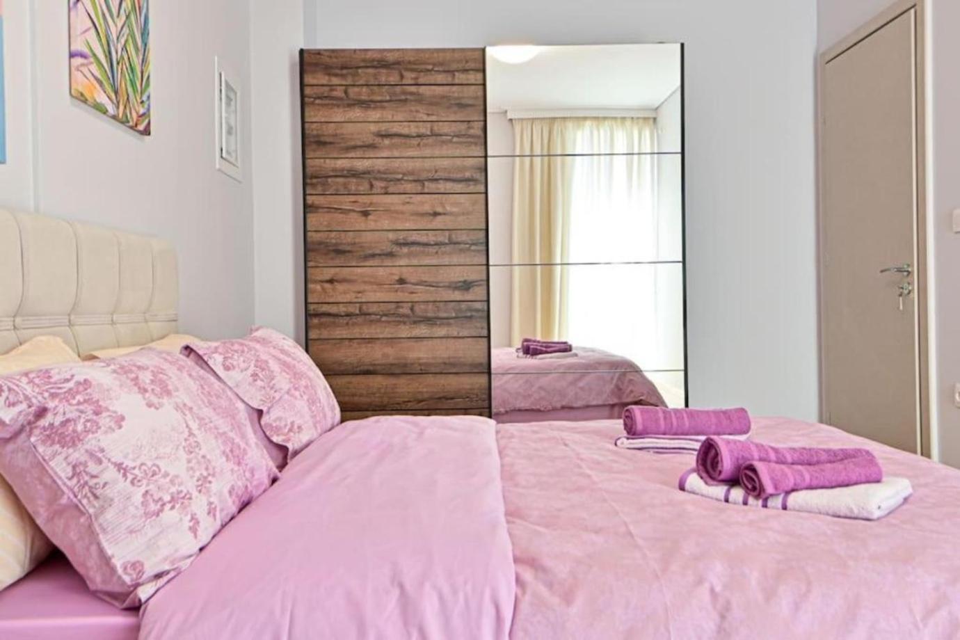 Cozy Apartment Located On Piraeus Port Area- Kültér fotó