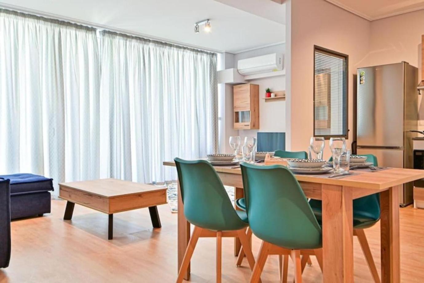 Cozy Apartment Located On Piraeus Port Area- Kültér fotó